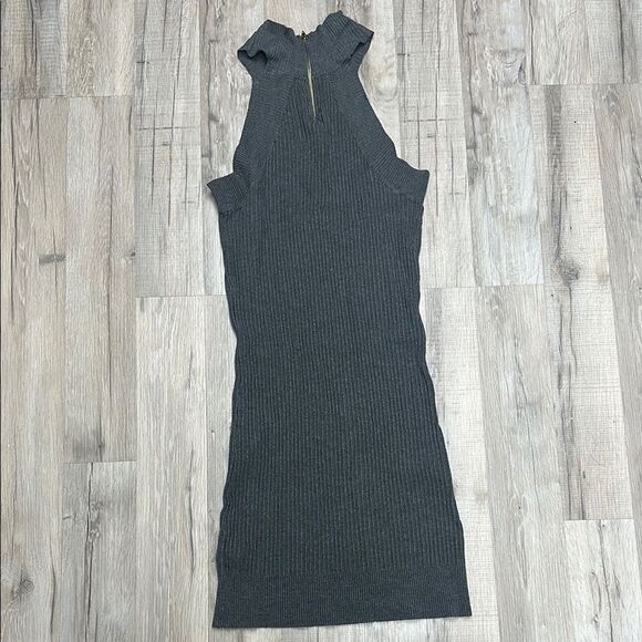 Elegant Charcoal Sleeveless Dress - Picture 2 of 2